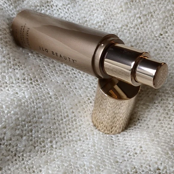 JLo Beauty that star filter complexion booster in Rose Gold, 30ml/1.0fl oz - Picture 5 of 8